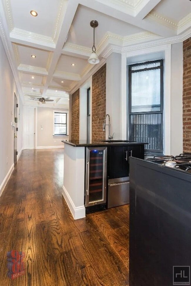 property at 72 W 108th St