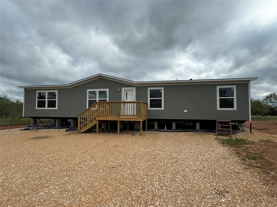 2709 Tumbleweed Trail in Dale, TX - Building Photo