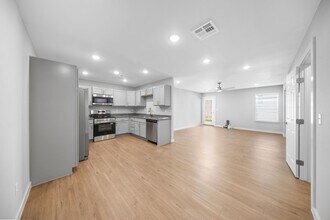 6603 NW Altus St in Bentonville, AR - Building Photo - Building Photo