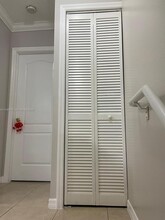 527 W 68th St in Hialeah, FL - Building Photo - Building Photo
