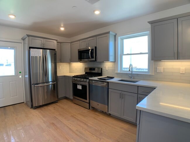 6 Beech St, Unit 2