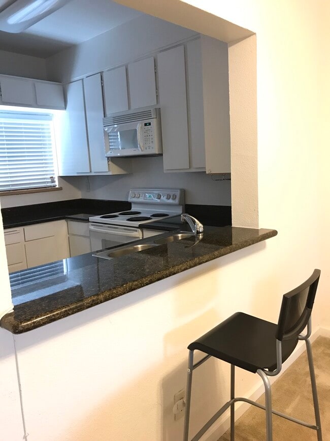 4681 Albany Cir, Unit 114 in San Jose, CA - Building Photo - Building Photo