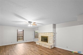 213 Tracy Ln in Victoria, TX - Foto de edificio - Building Photo