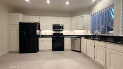 449 Ridgeway in Irvine, CA - Foto de edificio - Building Photo