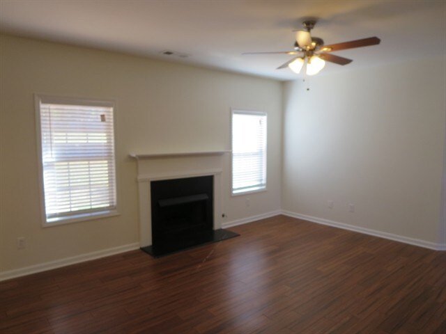 811 Buffington Way in Canton, GA - Foto de edificio - Building Photo