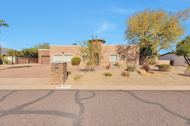 7014 E Aster Dr in Scottsdale, AZ - Building Photo - Building Photo