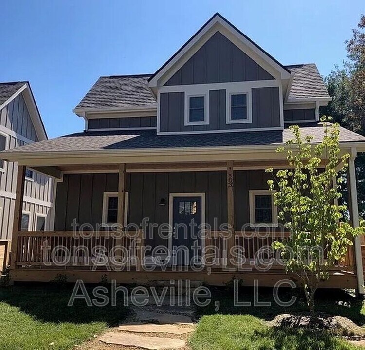 583 Fairview Rd in Asheville, NC - Building Photo