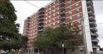 Victoria in Kingston, ON - Building Photo