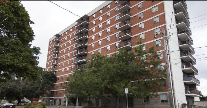 Victoria in Kingston, ON - Building Photo