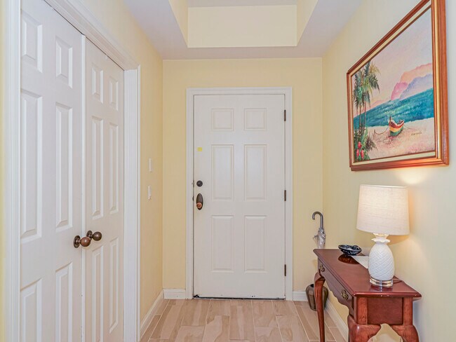 5225 E Harbor Village Dr in Vero Beach, FL - Building Photo - Building Photo