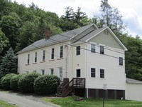 Eagle Village Apartments and Condominuims in Hawley, PA - Foto de edificio - Building Photo