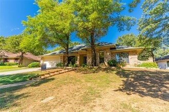 5201 Rustle Leaf Dr in Arlington, TX - Building Photo - Building Photo