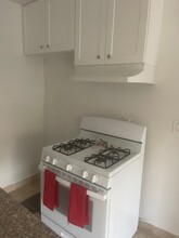 7512 Vineland Ave, Unit 19 in Los Angeles, CA - Building Photo - Building Photo