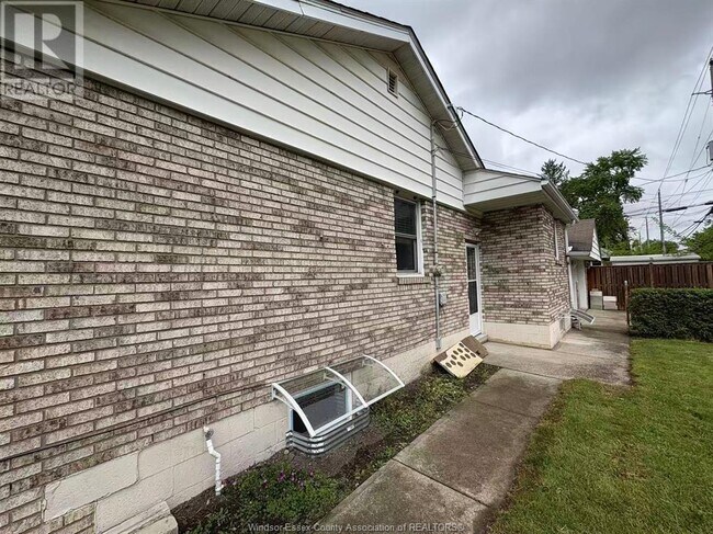 property at 3190 Morris Dr