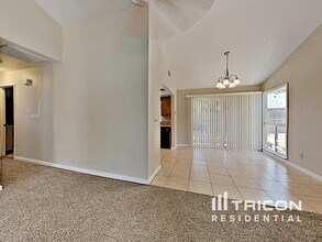 324 Kendrick Ln in Vacaville, CA - Building Photo - Building Photo