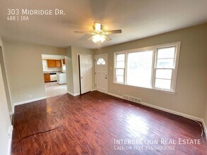 303 Midridge Dr in St. Louis, MO - Building Photo - Building Photo