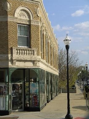 131 W Water St in Waukegan, IL - Building Photo