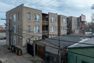 722-724 N Cicero Ave in Chicago, IL - Building Photo - Building Photo