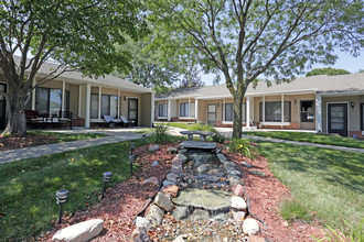 Ridgewood Heights Apartments in Omaha, NE - Building Photo - Building Photo