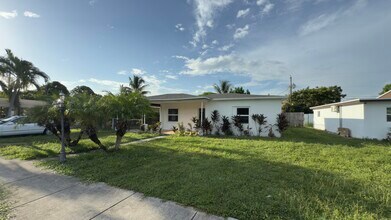 551 NW 107th St in Miami, FL - Building Photo - Building Photo