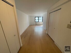 East 39th Street in New York, NY - Building Photo