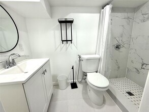 8301 SW 19th St in Miami, FL - Building Photo - Building Photo