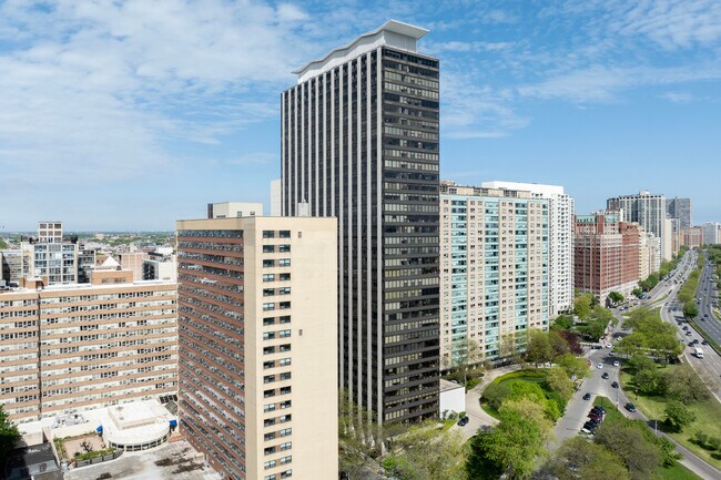 3150 N Lake Shore Dr in Chicago, IL - Building Photo - Building Photo