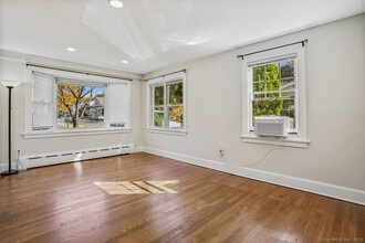27 Randall Ave-Unit -Front in Stamford, CT - Building Photo - Building Photo