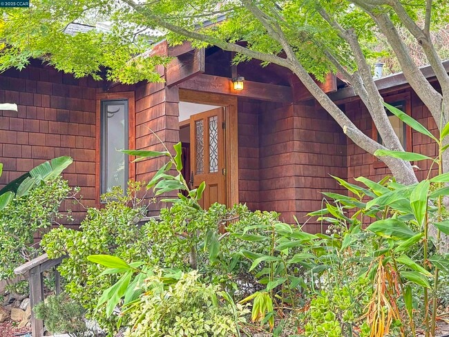property at 1139 Sierra Vista Way
