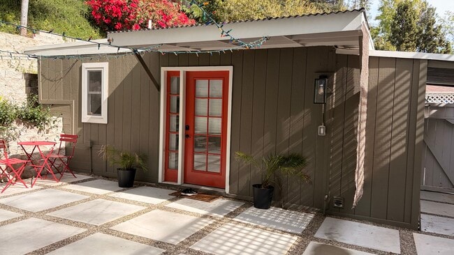 property at 3823 Broadlawn Dr