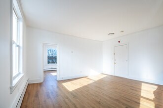 406 Main St in Ridgefield, CT - Building Photo - Building Photo