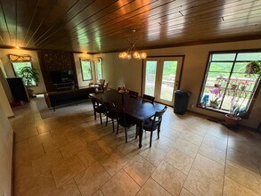 5710 NW Verlin Dr in Kansas City, MO - Building Photo - Building Photo