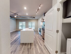 13380 Brimhurst Dr in Houston, TX - Building Photo - Building Photo