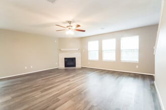 9822 Climbing Tree St in Conroe, TX - Building Photo - Building Photo