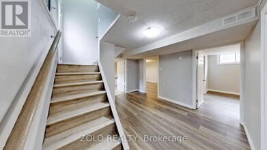 860 Sanok Dr in Pickering, ON - Building Photo - Building Photo