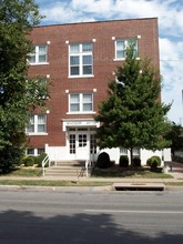 Springfield Commons in Springfield, MO - Foto de edificio - Building Photo