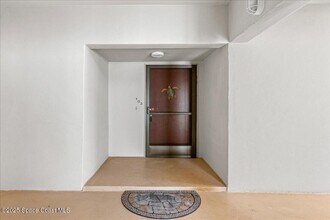 6165 S Mirror Lake Dr in Sebastian, FL - Building Photo - Building Photo