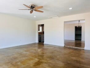 6585 Center St in Joshua Tree, CA - Building Photo - Building Photo