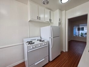 439 S Catalina St in Los Angeles, CA - Foto de edificio - Building Photo