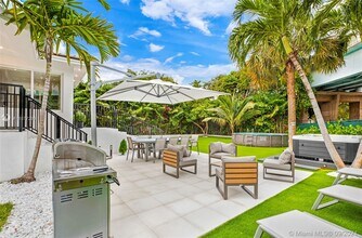 38 SW 25th Rd in Miami, FL - Building Photo - Building Photo