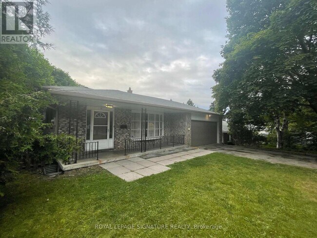 4 Jane Crescent in Barrie, ON - Building Photo - Building Photo