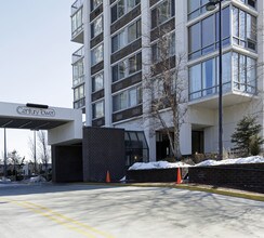 Century Tower in Fort Lee, NJ - Foto de edificio - Building Photo