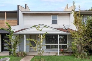 1804 Ridgeview Plaza in Mesquite, TX - Building Photo