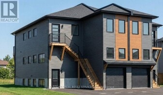 51 Haynes Ave in St Catharines, ON - Building Photo