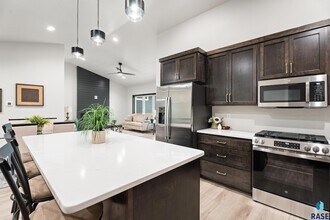 1107 S Foss Ave in Sioux Falls, SD - Building Photo - Building Photo