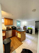 6 Bickford Ave, Unit G Apartamentos