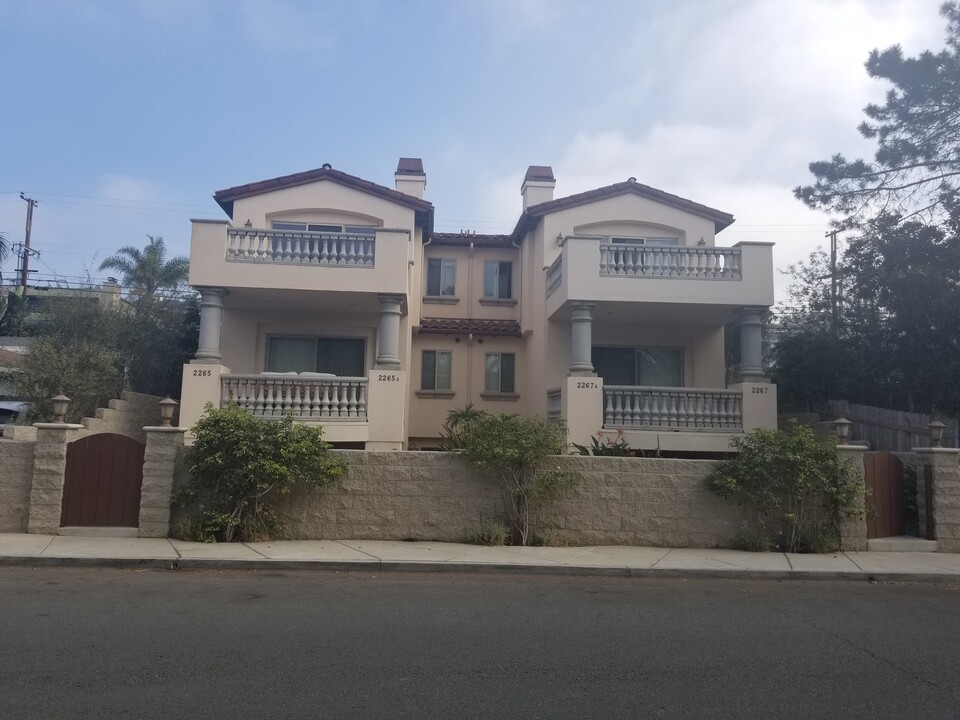 2265-2267 Manchester Ave in Cardiff By The Sea, CA - Building Photo