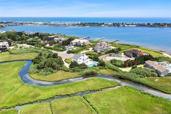 20 Stacy Dr in Westhampton Beach, NY - Building Photo - Building Photo