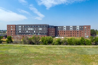 Alameda View in Aurora, CO - Foto de edificio - Building Photo
