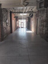 427 N Brady St in Davenport, IA - Building Photo - Building Photo